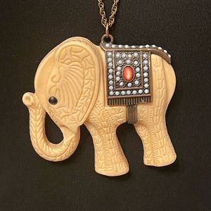 Maurices elephant pendant necklace